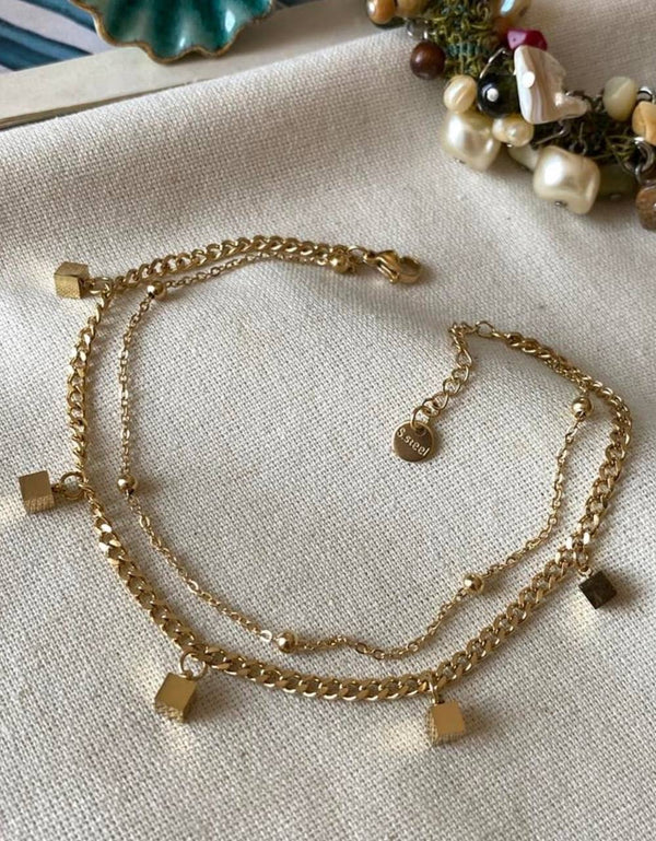 خلخال مكعبات ذهبية أنيقة