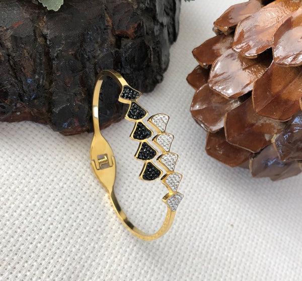 سوار مثلثات فاخر