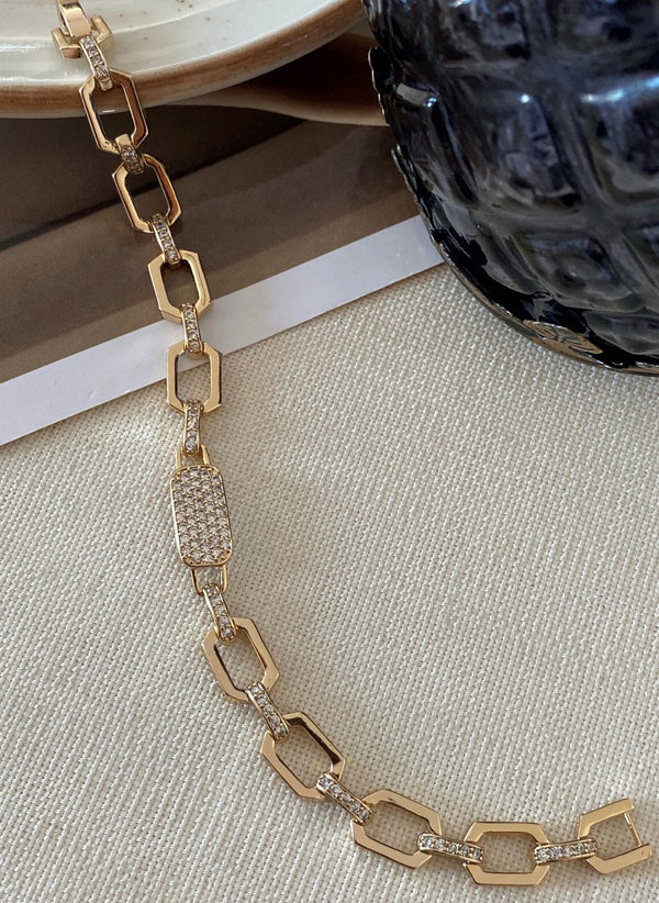 سوار حلقات مرصعة