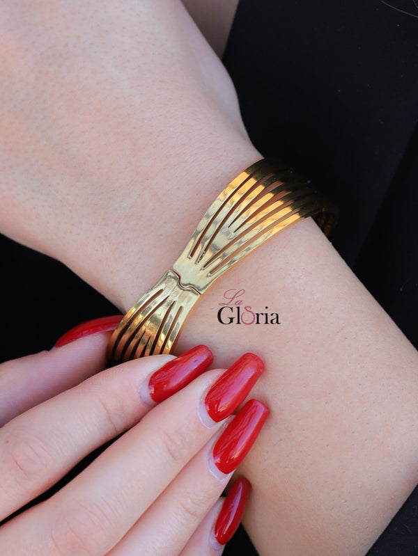 سوار الذهب الأنيق