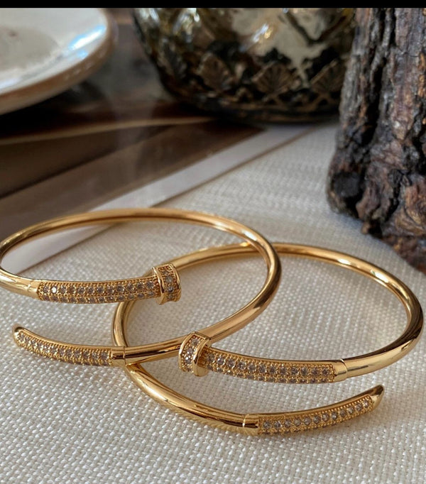 سوار مسمار مرصع