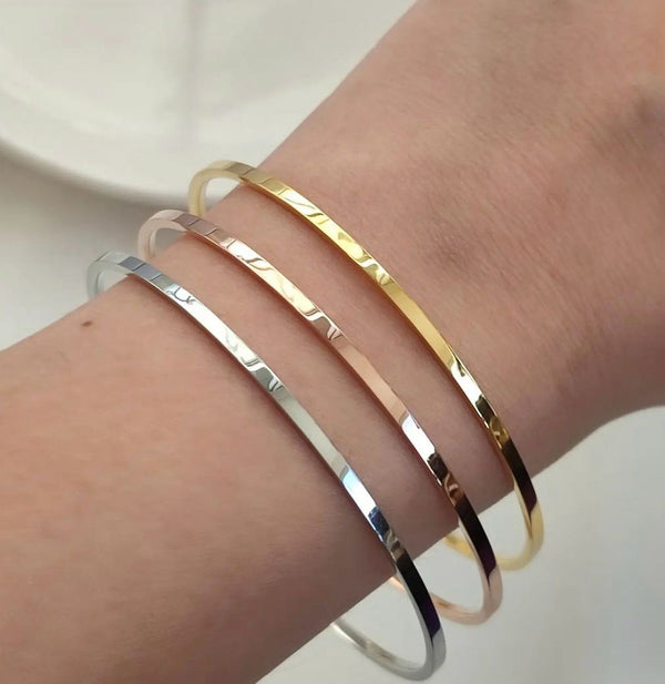 سحبات  ثلاثي الألوان