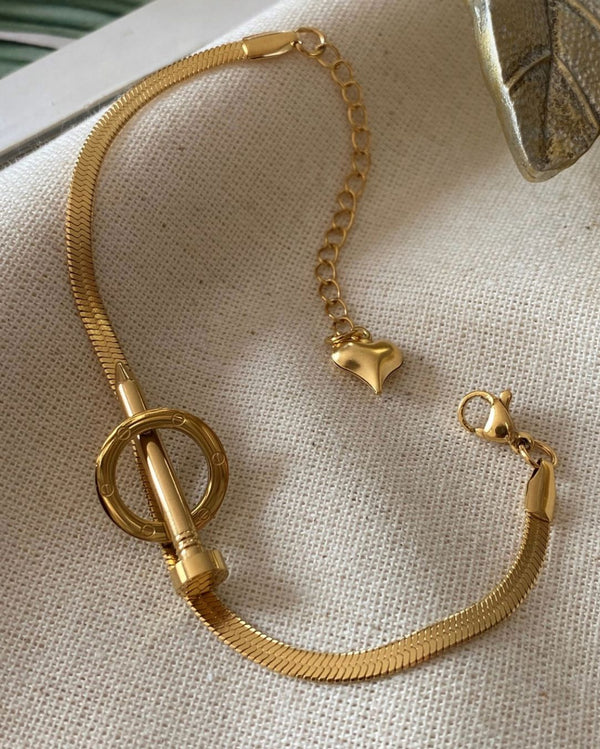 سوار  المسمار مع السنيك