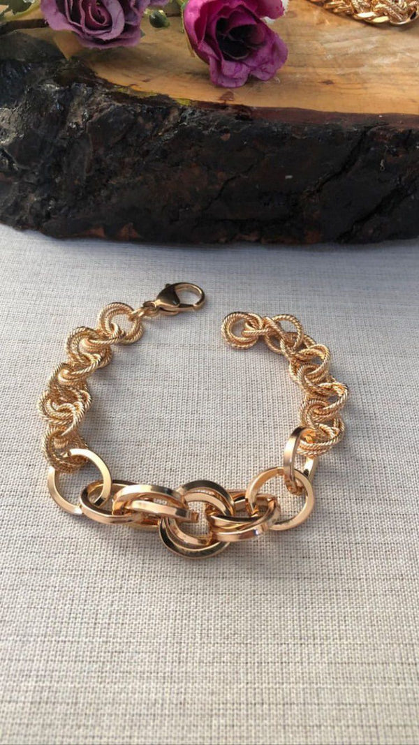 سوار حلقات ذهبية