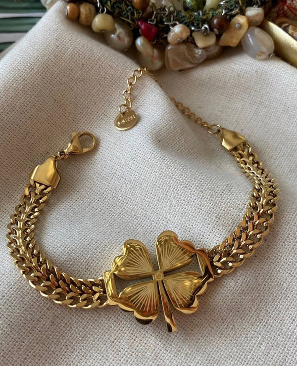 سوار ورقة البرسيم