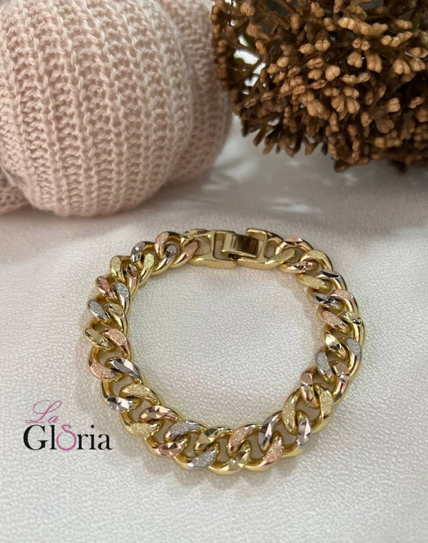 سوار ثلاثي الألوان