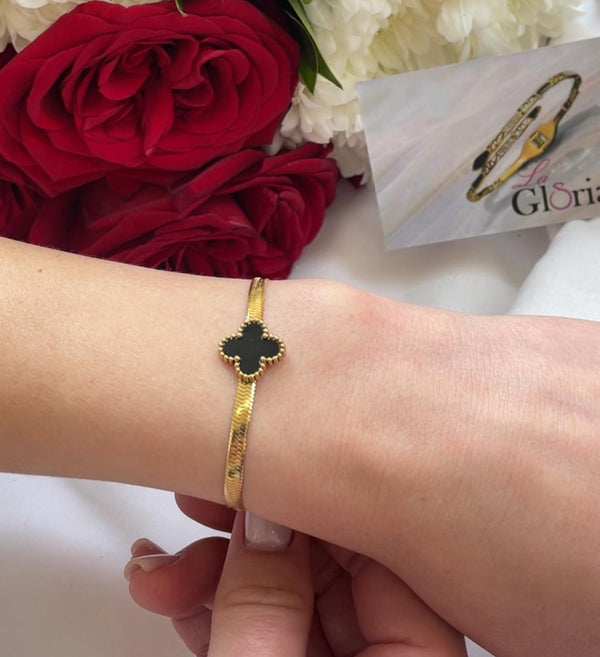 سوار البرسيم الأسود