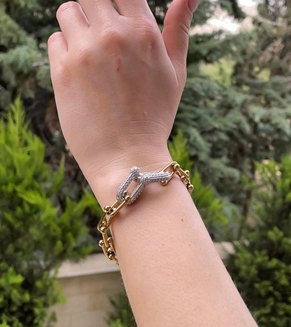 سوار تيفاني مع سترس