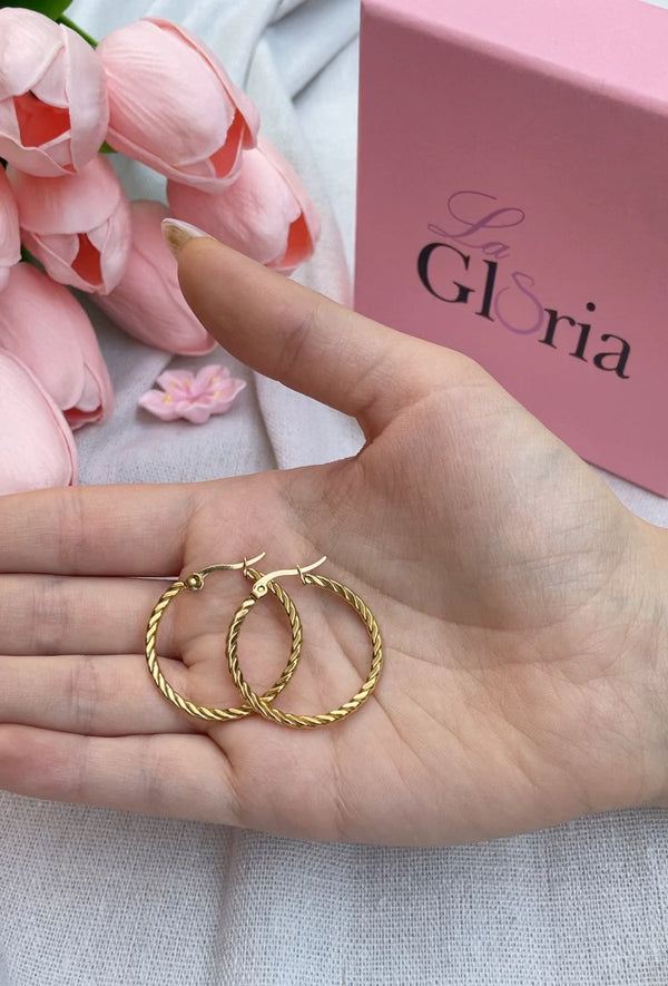 حلق دائري ملتف ذهبي