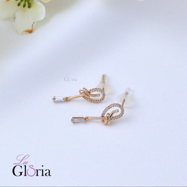 حلق أنيق بشكل عقدة