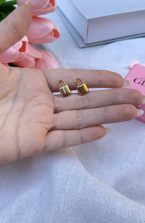 حلق قفل ذهبي