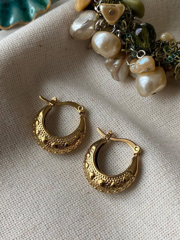 حلق نصف دائري مزخرف