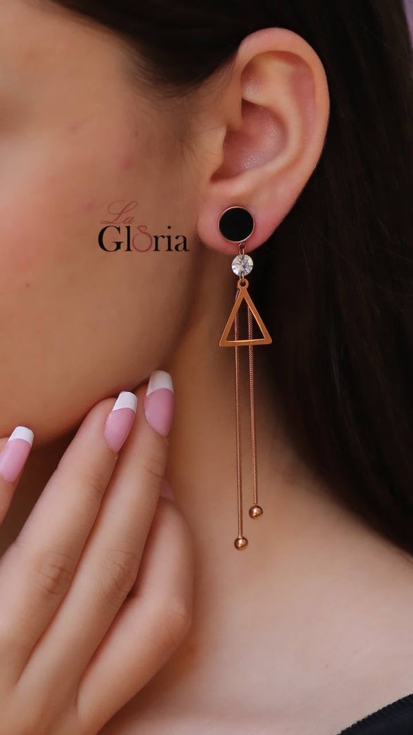 حلق متدلي مثلثي أنيق