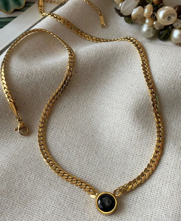 سنسال حجر أسود