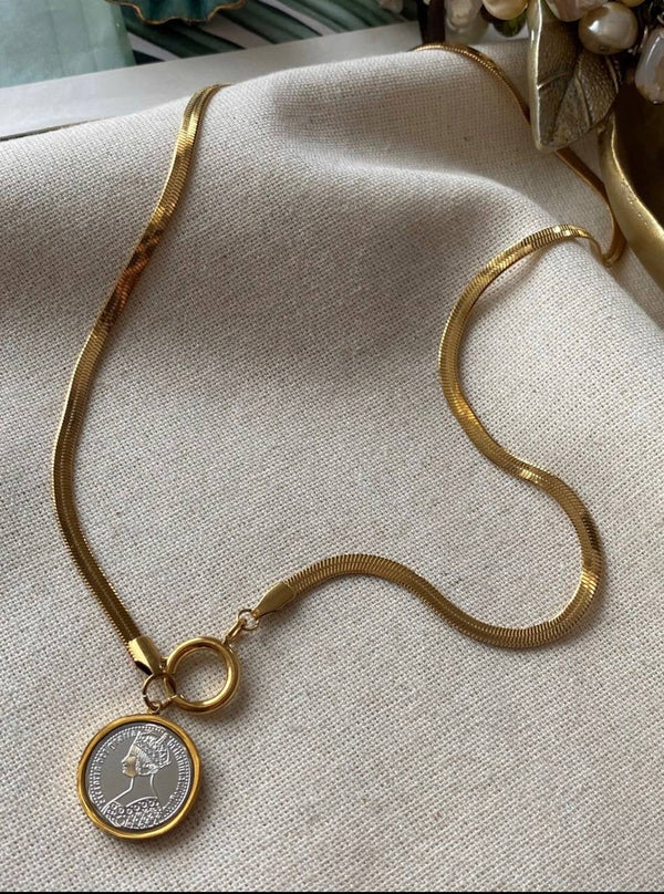 سنسال عملة فضية