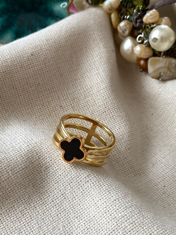 خاتم رباعي أسود