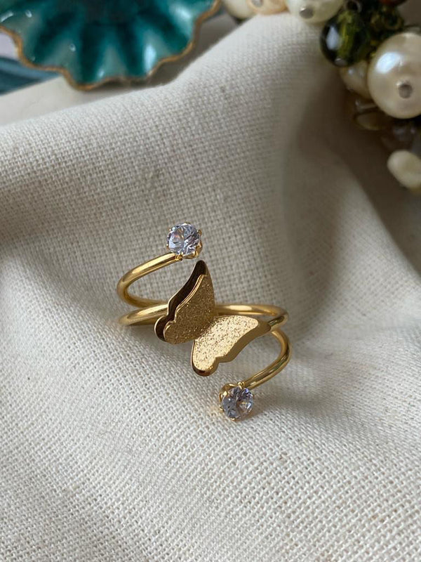 خاتم فراشة ذهبي