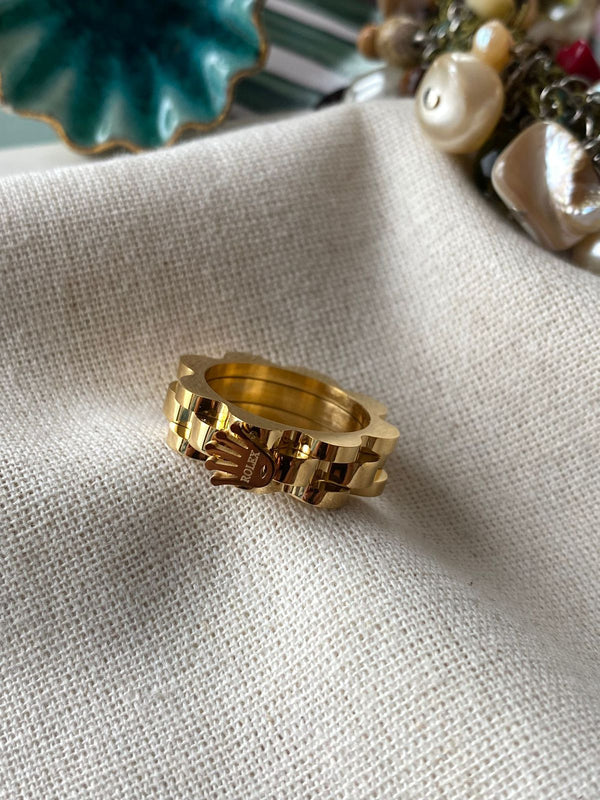 خاتم رولكس ذهبي