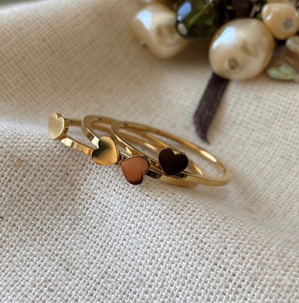 خاتم قلوب ذهبي