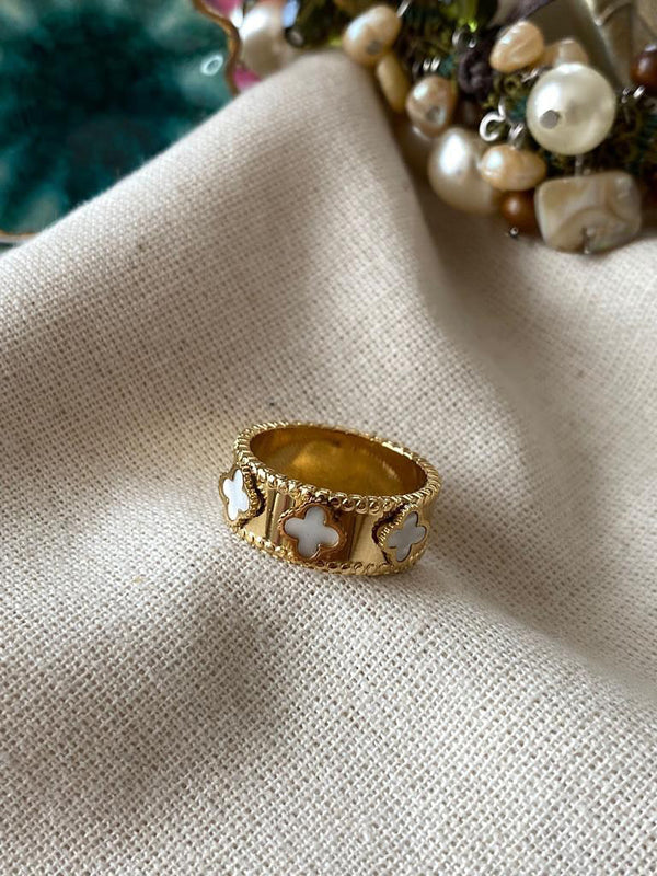 خاتم فانكليف ابيض