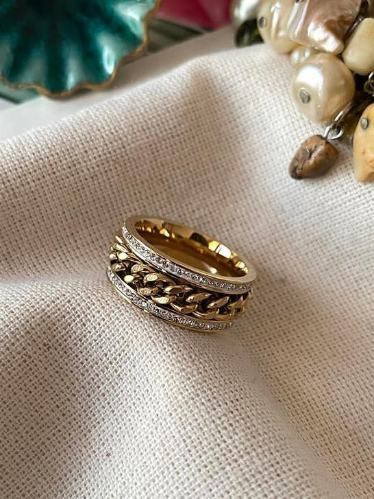 خاتم سلسلة ذهبي