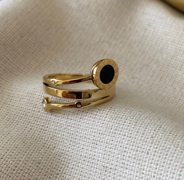 خاتم ساعة ذهبي