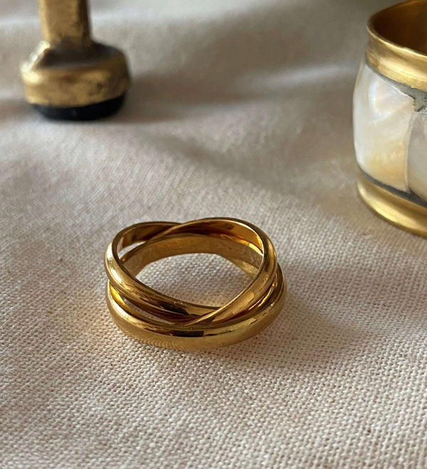 خاتم ذهب متداخل