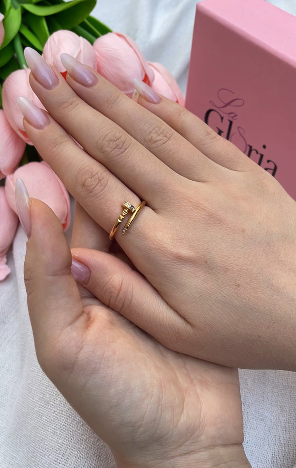 خاتم المسمار المرصع