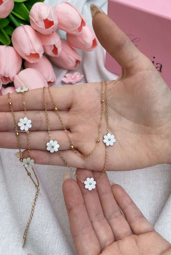 طقم الورد الابيض الطبقتين