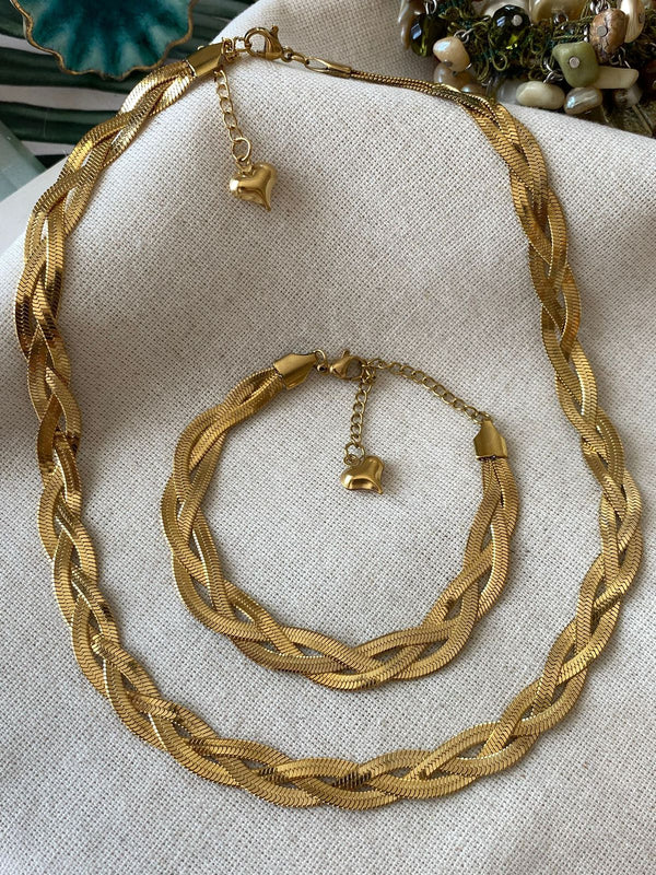 طقم المجدل ذهبي