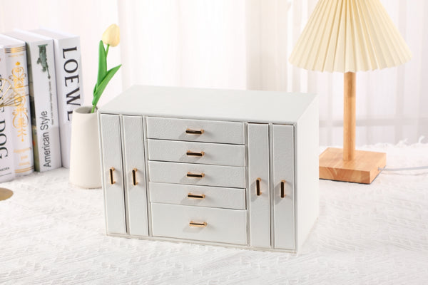 بوكس مجوهرات أبيض عصري