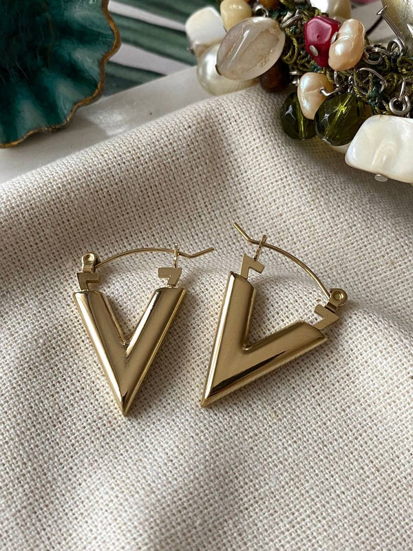 حلق مثلث ذهبي