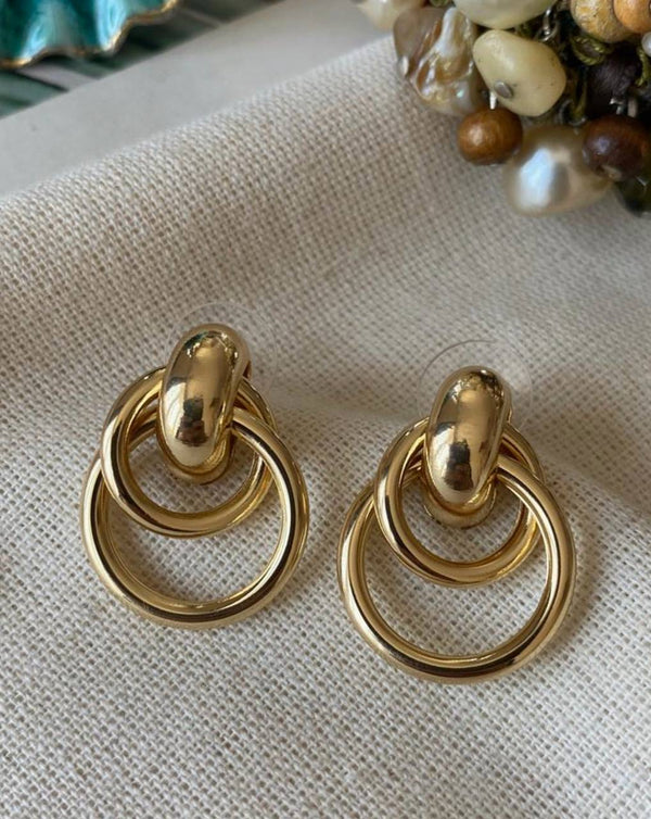 حلق دوائر ذهبية