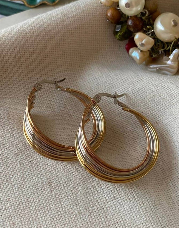 حلق هلالي متعدد الألوان