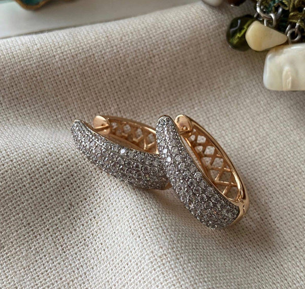 حلق هوب مرصع مميز