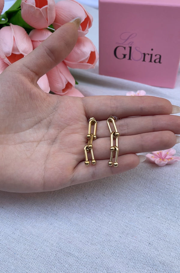 حلق نجمة ذهبي