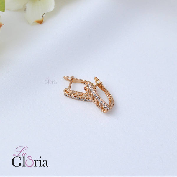 حلق ذهبي متشابك