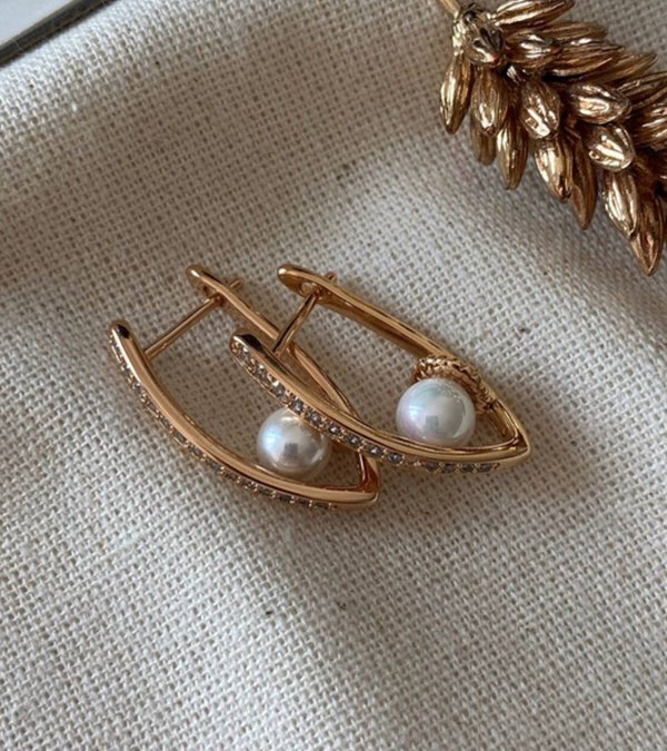 حلق لؤلؤ ذهبي