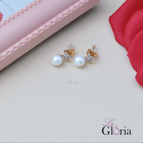 حلق لؤلؤ وزهور