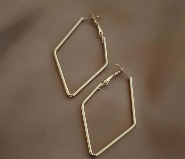 حلق معيني ذهبي